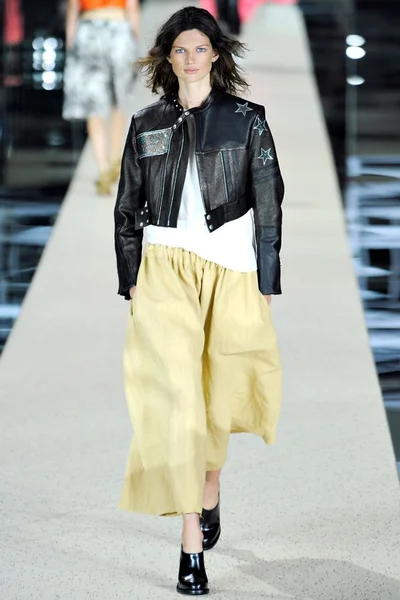 Look 28